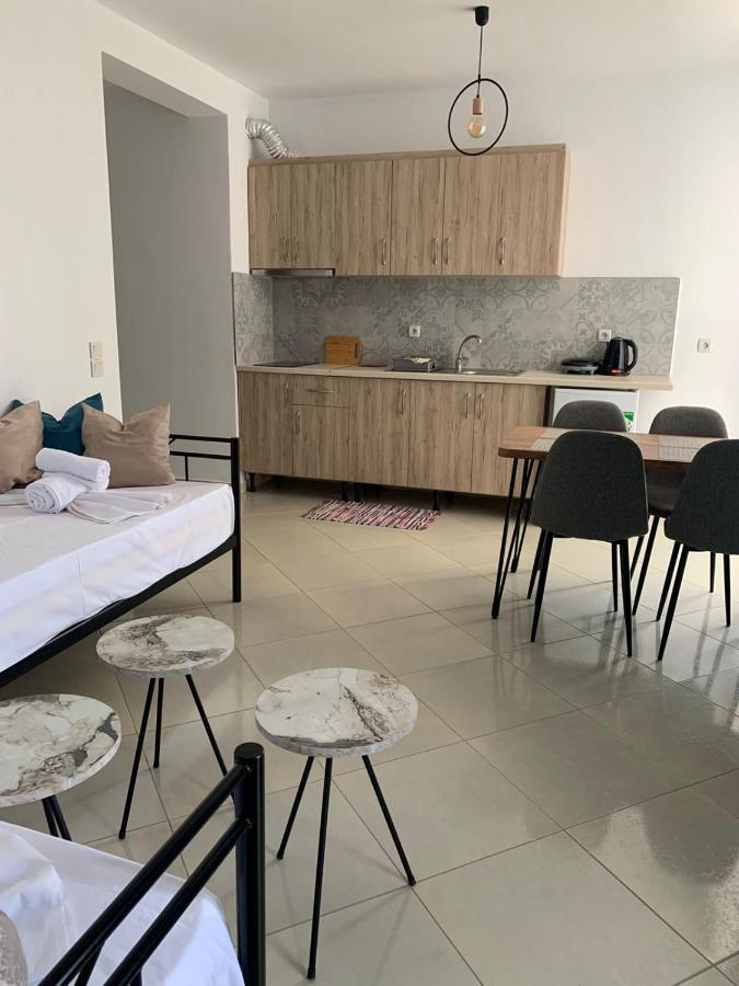 Mediterranean Apartments Himare Exterior photo